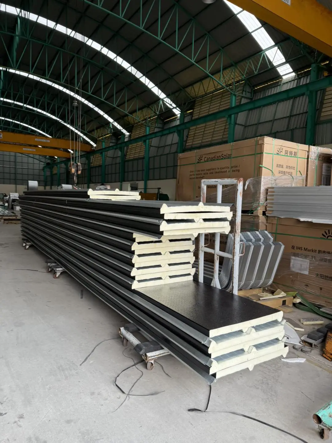 เมทัลชีท PU Foam คืออะไร? แสงไทยเมทัลชีท
