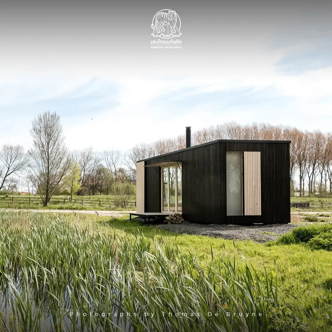 จุดเริ่มต้นการดีไซน์ของบ้านฝ้าลายไม้ Tiny Modular Cabin