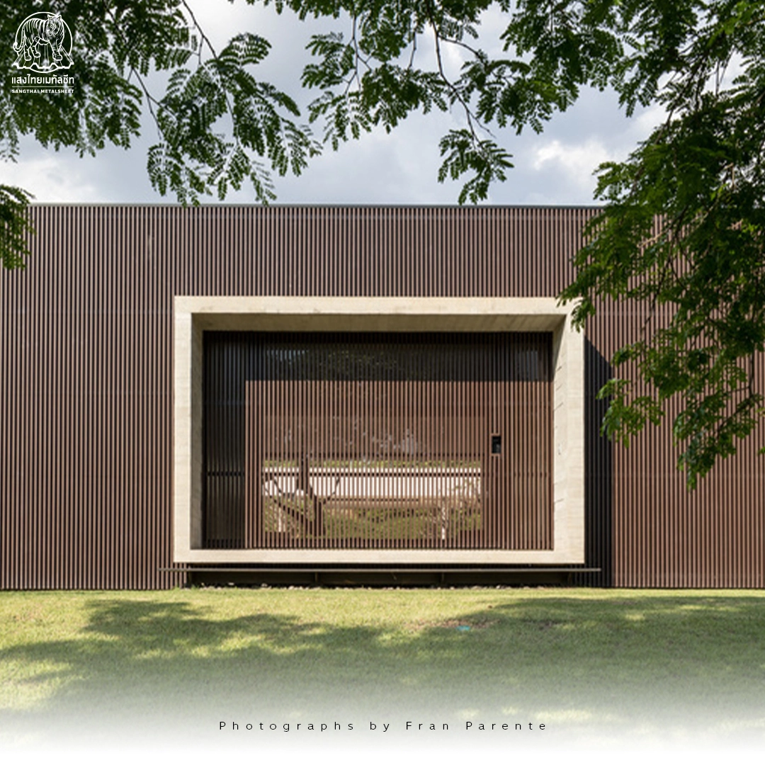 Tunnel House  บ้านอุโมงค์สุดล้ำ ที่สามารถใช้ แผ่น Metal Sheet ออกแบบได้